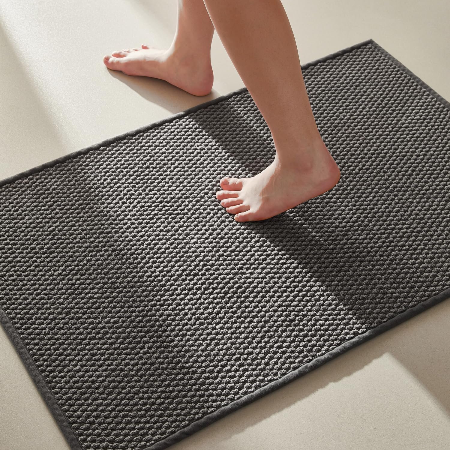 Bathroom Rugs Non Slip Washable, Super Absorbent Thin Bath Mat Small Quick Dry Low Pile Bathroom Rug, Dark Grey 16″x24″
